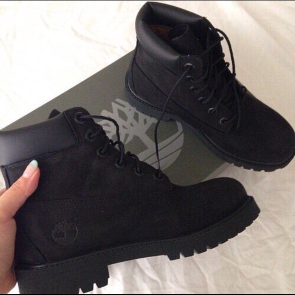 Black timberland boots